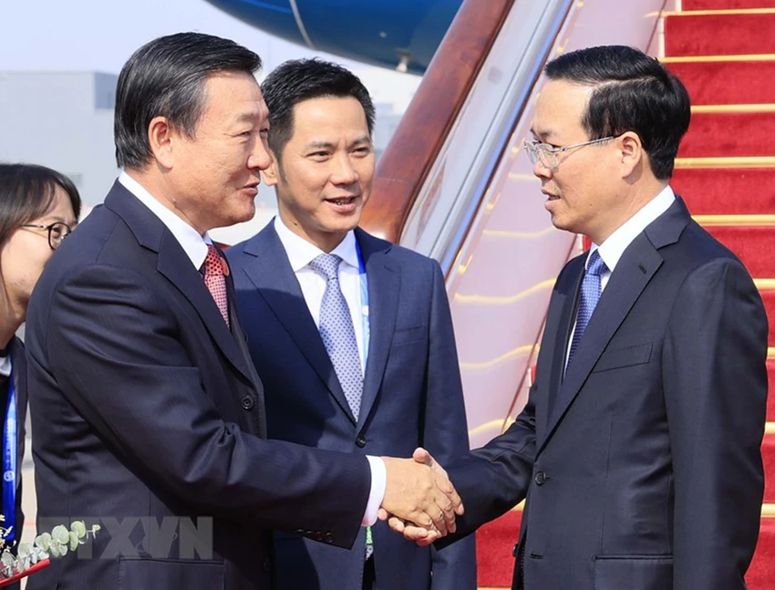 chu-tich-nuoc-vo-van-thuong-den-trung-quoc-1.jpg