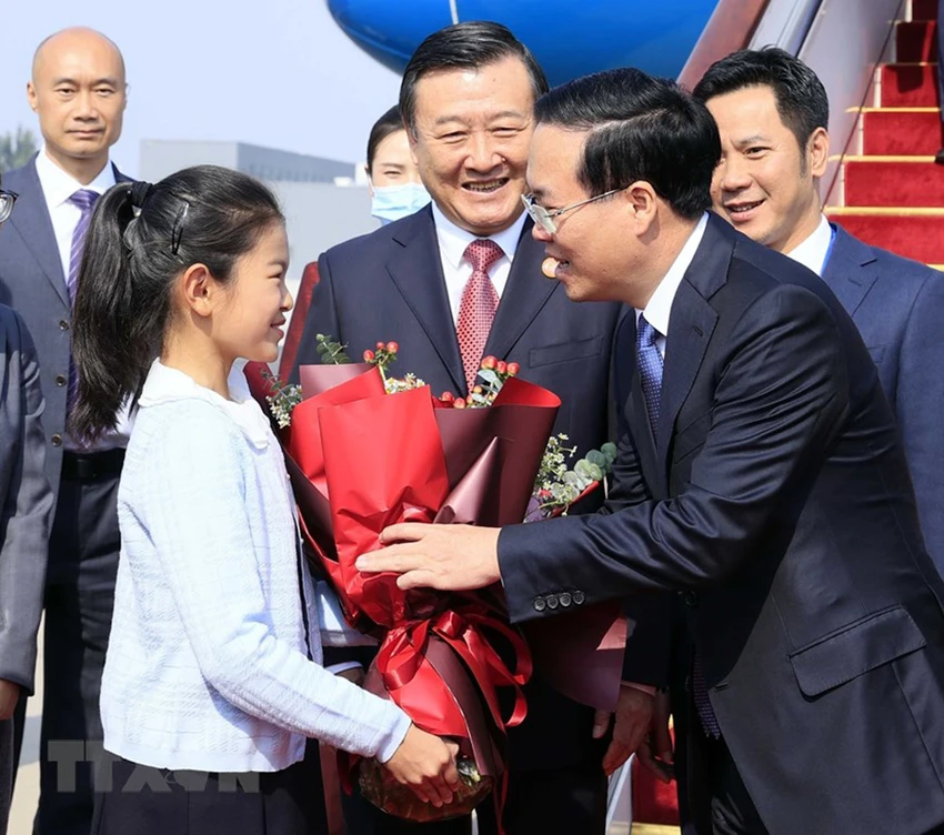 chu-tich-nuoc-vo-van-thuong-den-trung-quoc-3.jpg