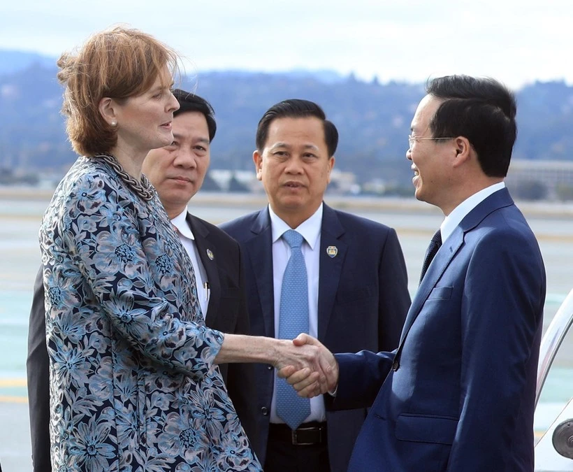 -da-den-my-bat-dau-tham-du-tuan-le-cap-cao-apec.jpeg