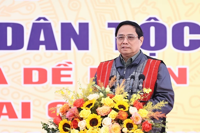 Thủ tướng Phạm Minh Chính phát biểu tại ngày hội đại đoàn kết trên quê hương anh hùng Mùa A Páo