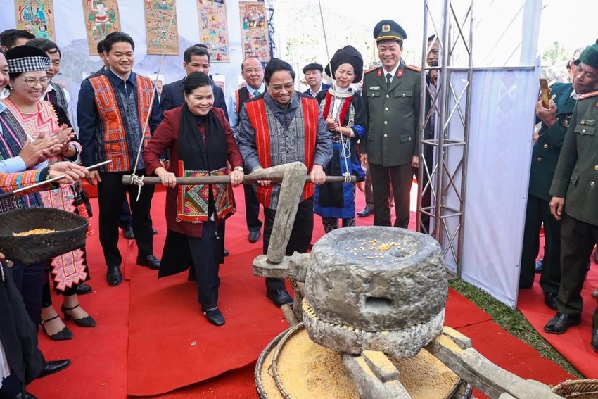 thu-tuong-du-ngay-dai-doan-ket-lai-chau-3.jpg
