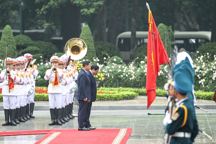 2-le-don-thu-tuong-campuchia.jpg