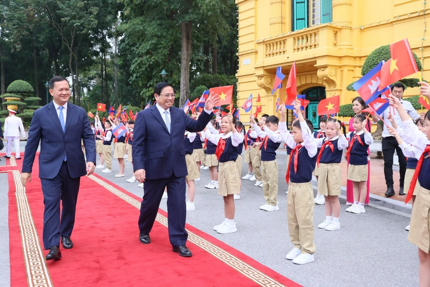 le-don-thu-tuong-campuchia.jpg