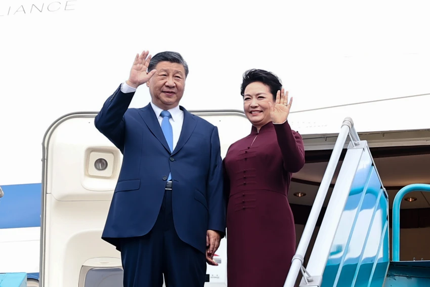 2-ong-tap-can-binh-den-viet-nam-vgp.png