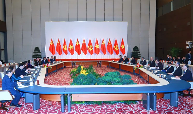 Thường trực Ban Bí thư Trương Thị Mai hội đàm với Chánh Văn phòng Trung ương Đảng Trung Quốc