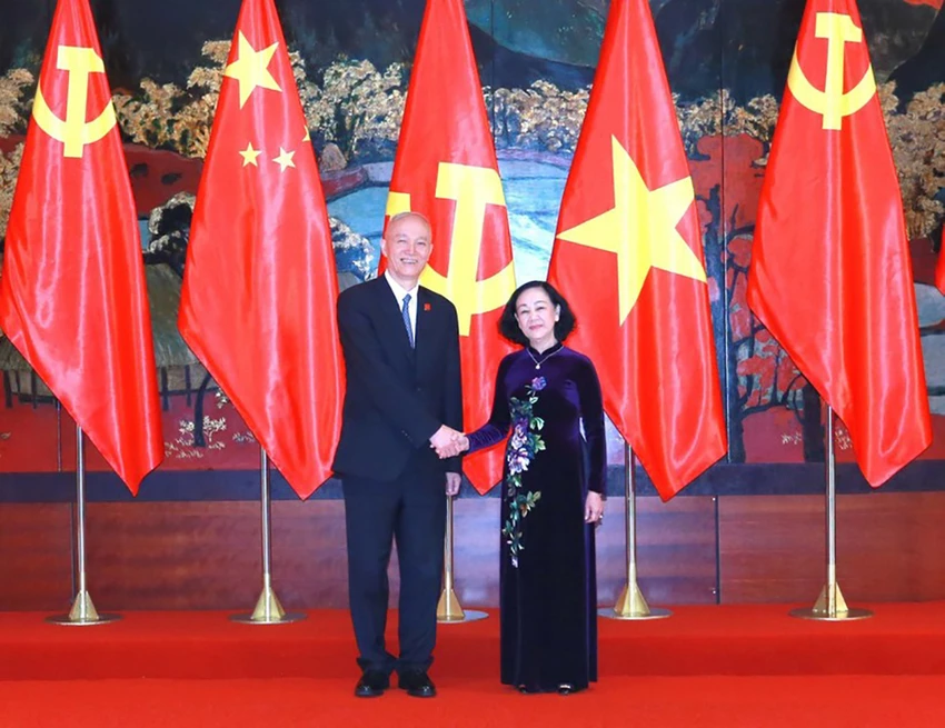thuong-truc-ban-bi-thu-truong-thi-mai-hoi-dam-voi-chanh-van-phong-trung-uong-dang-trung-quoc.jpg