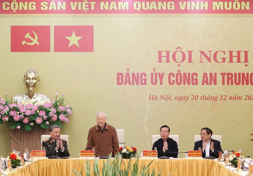 2-tong-bi-thu-du-hoi-nghi-cong-an-trung-uong-2023-653.jpg