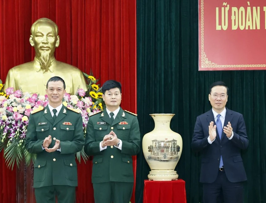 chu-tich-nuoc-tham-lu-doan-k3-1-8686.jpg