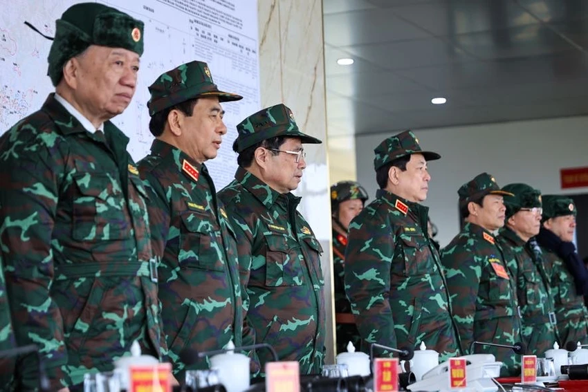 Thủ tướng dự buổi diễn tập chiến thuật có bắn đạn thật của Quân đoàn 12