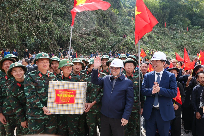 Thủ tướng phát lệnh khởi công dự án cao tốc Đồng Đăng-Trà Lĩnh hơn 14.000 tỉ đồng