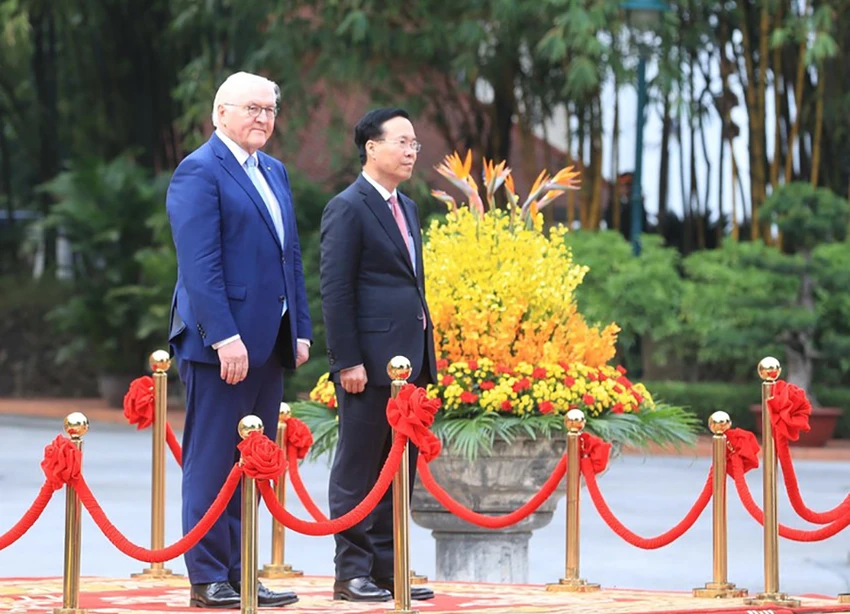 CHU-TICH-NUOC-DON-TONG-THONG-DUC-3.jpg