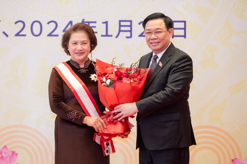 huan-chuong-mat-troi-moc-1.jpg