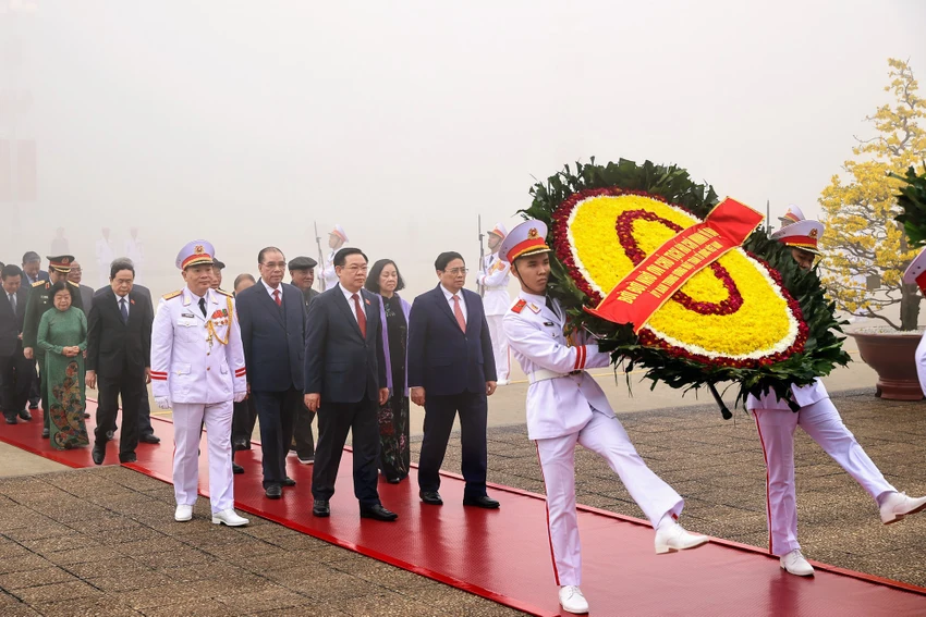 Lãnh đạo Đảng, Nhà nước vào lăng viếng Bác nhân kỷ niệm Ngày thành lập Đảng