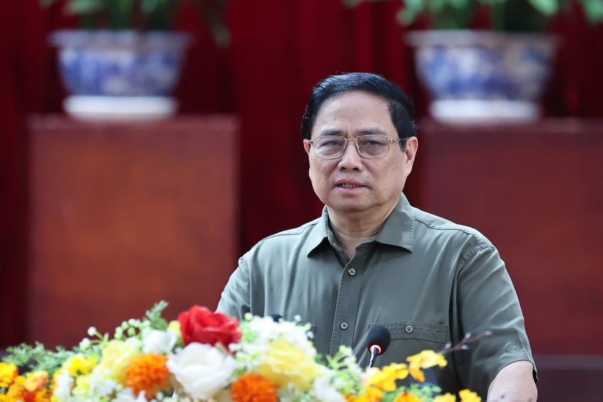 2-thu-tuong-pham-minh-chinh-cung-doan-cong-tac-tham-tang-qua-tet-tai-can-tho.jpeg