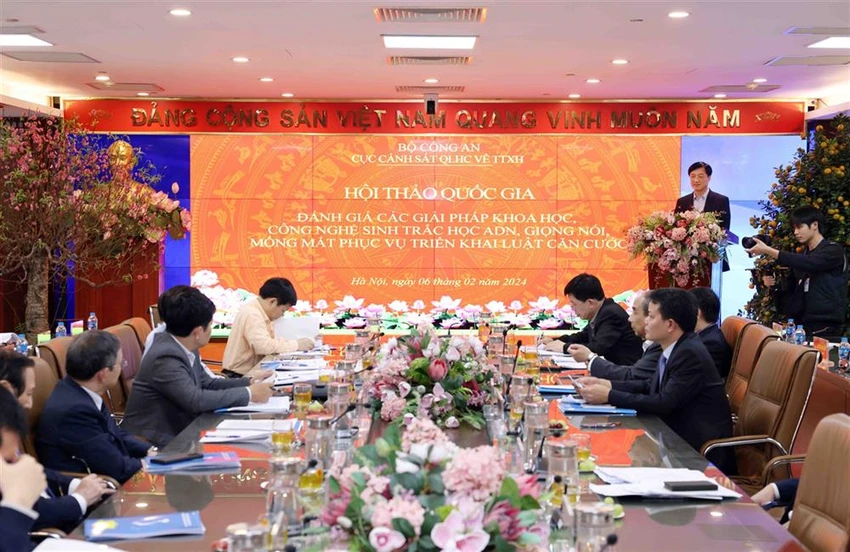 bo-cong-an-noi-ve-sinh-trac-hoc-adn-giong-noi-mong-mat-1.jpeg