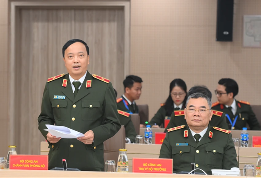 chanh-van-phong-bca-dang-hong-duc.png
