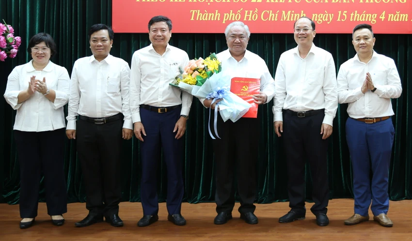 Thành uỷ TP.HCM sáp nhập, chuyển giao các tổ chức cơ sở Đảng