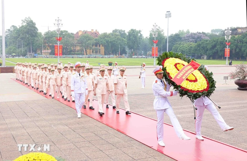 Lãnh đạo Đảng, Nhà nước vào lăng viếng Chủ tịch Hồ Chí Minh