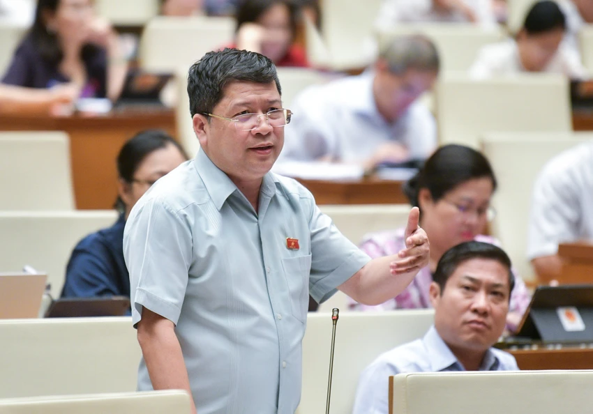 Có những phiên livestream thu trăm tỉ mỗi ngày, đại biểu hỏi Bộ trưởng Công Thương có biết?