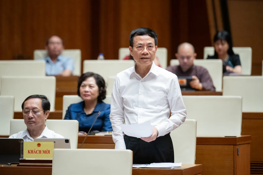 Bộ trưởng TT&TT: 'Ai quản lý cái gì trong đời thực thì trên không gian mạng quản lý cái đó'