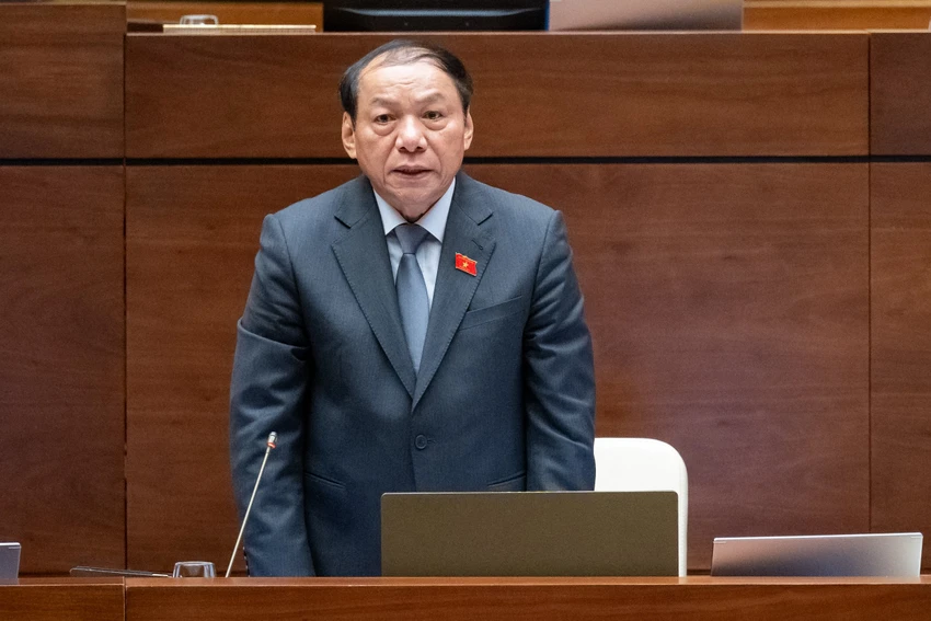 Giá vé máy bay tăng cao, Bộ trưởng Nguyễn Văn Hùng nói 'rất bức xúc'