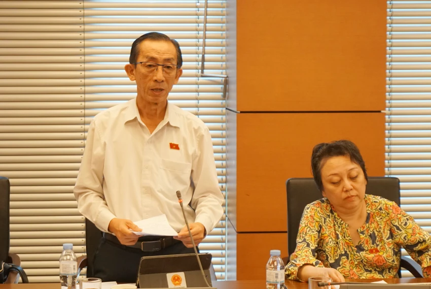 tran-hoang-ngan.jpg