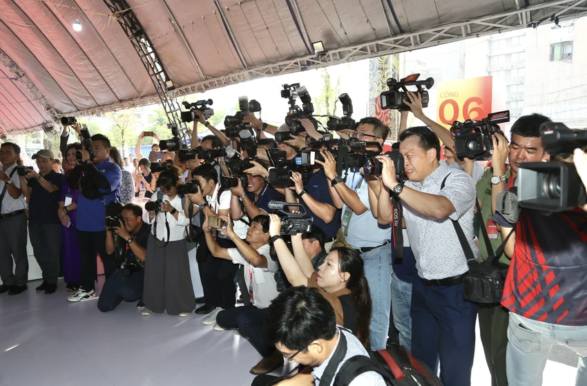 nha-bao-le-quoc-minh-bao-chi-can-chap-nhan-rui-ro-manh-dan-thu-nghiem-mo-hinh-kinh-doanh-moi-phong-vien-tac-nghiep.jpg.png