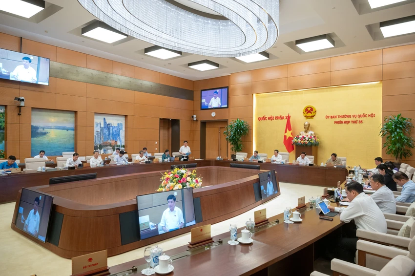 chinh-phu-se-bao-cao-quoc-hoi-ve-cai-cach-tien-luong-vao-giua-nam-2025-1.jpg