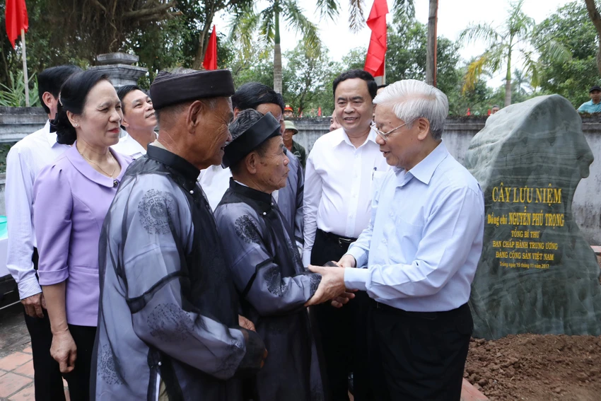 mot-so-hinh-anh-noi-bat-cua-tong-bi-thu-nguyen-phu-trong-5.jpg