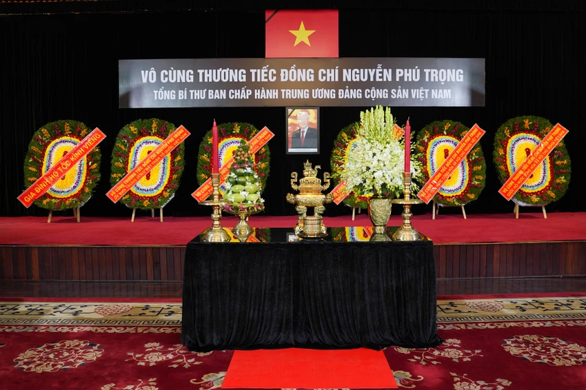 le-tang-tong-bi-thu-tp.hcm.jpg