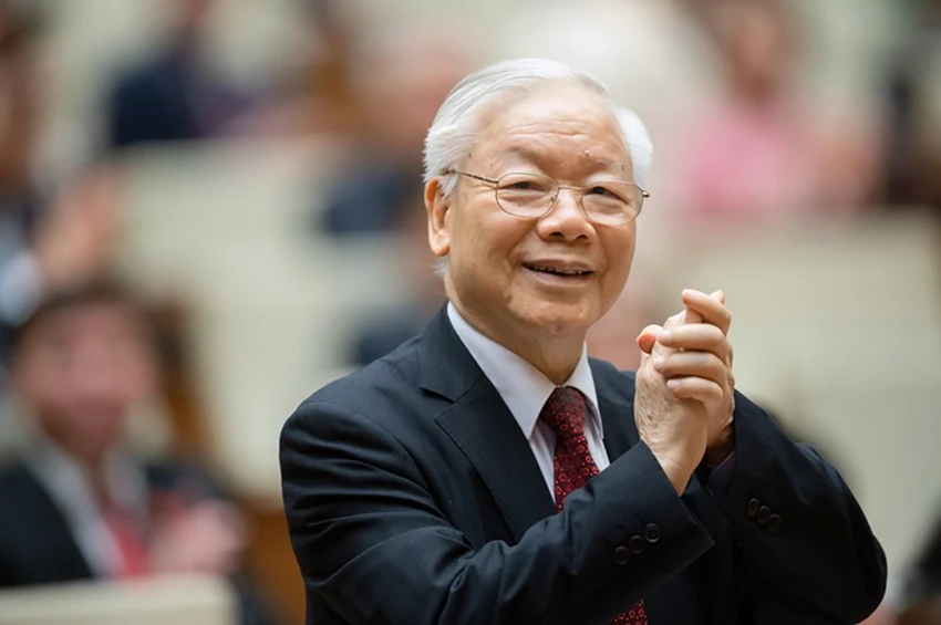 tong-bi-thu-mot-doi-tron-ven-cho-nuoc-cho-dan (2).jpg