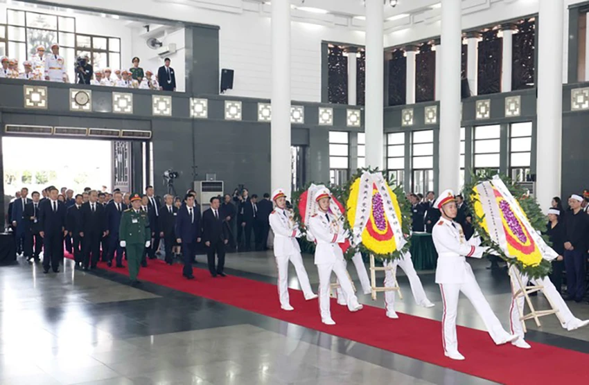 1-doan-trung-quoc-den-vieng-tong-bi-thu.jpg