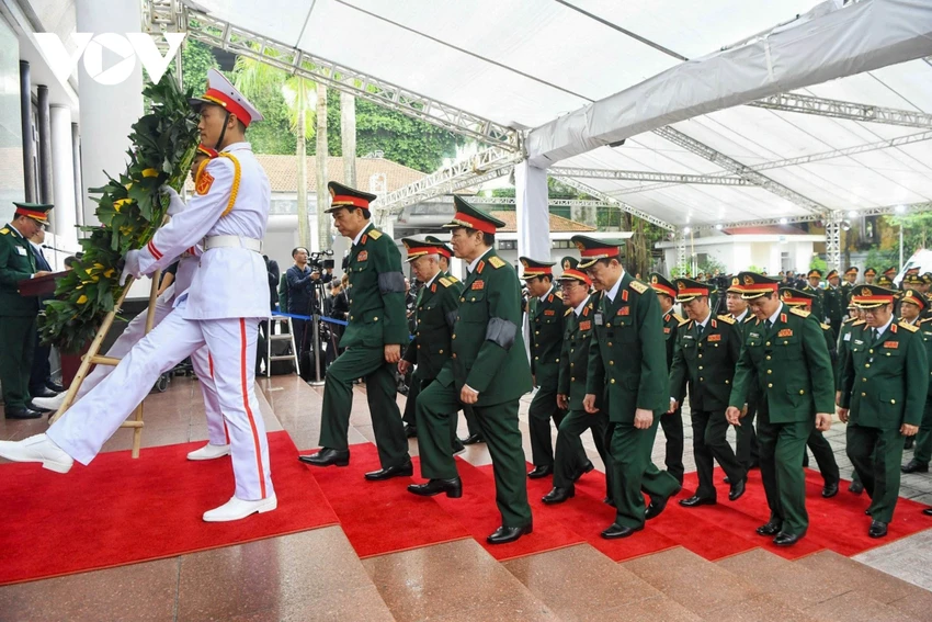 Doan-quan-uy-Trung-uong.jpg
