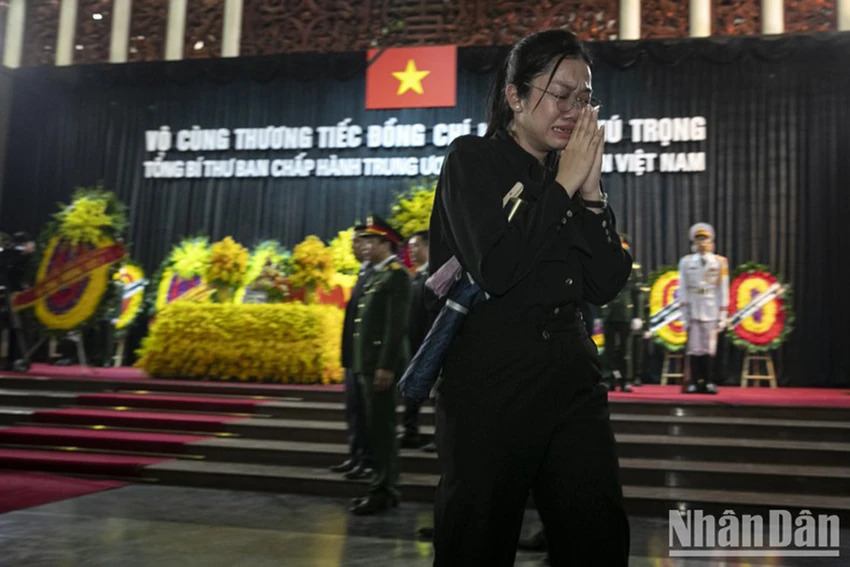 nguoi-dan-ha-noi-bat-khoc-1.jpg