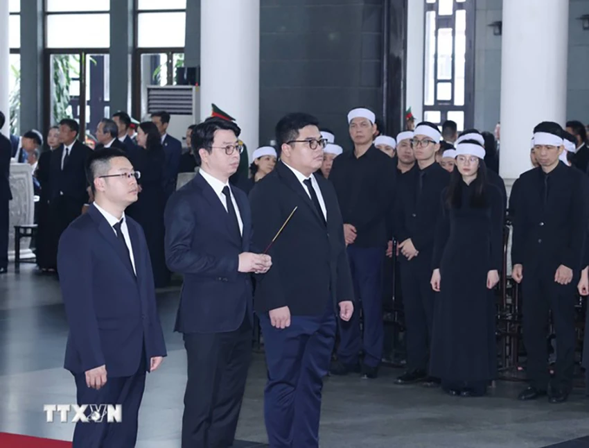 tran-dai-quang-tong-bi-thu.jpg