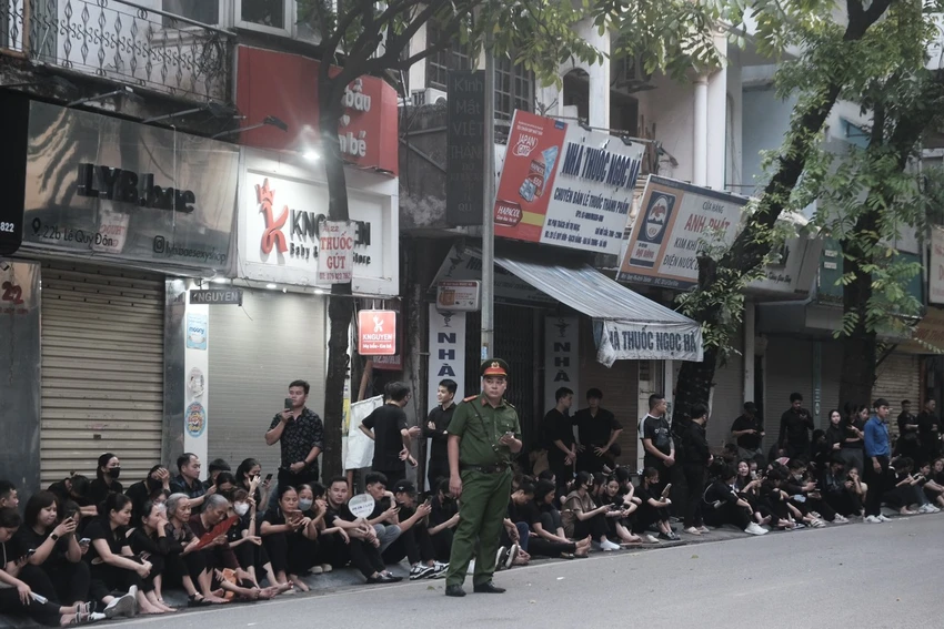 thanh-tu-vieng-tong-bi-thu (2).jpg