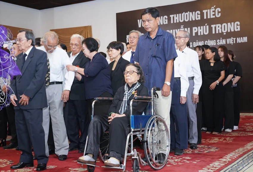 thuan-van-vieng-tong-bi-thu.jpg