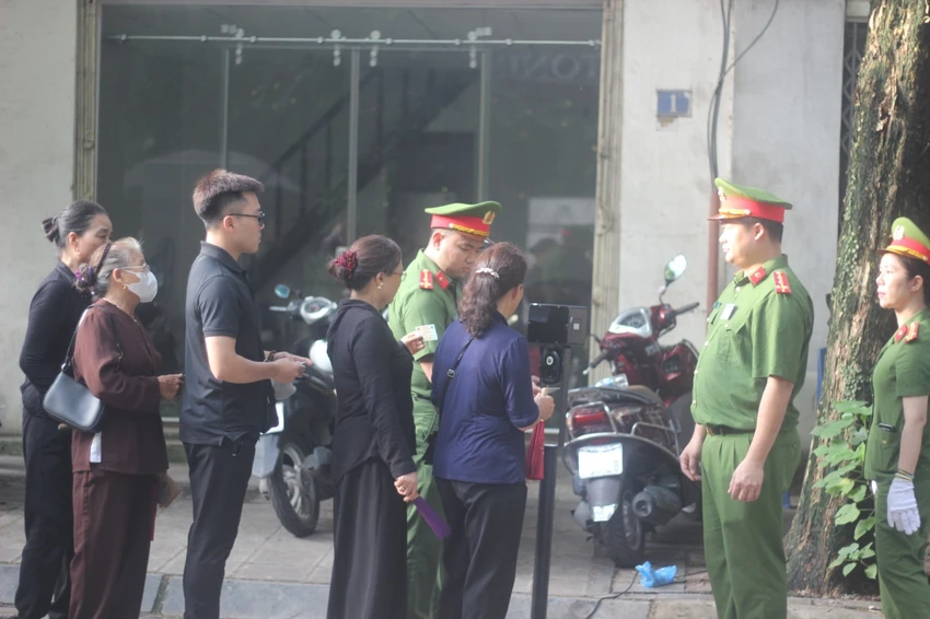viet-thinh-vieng-ha-noi.jpg