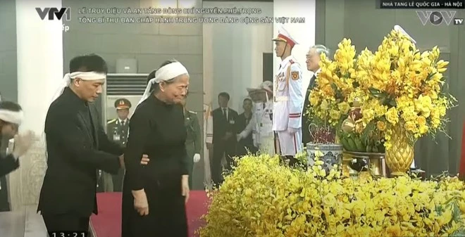 vong-quanh-linh-cuu-1.jpg