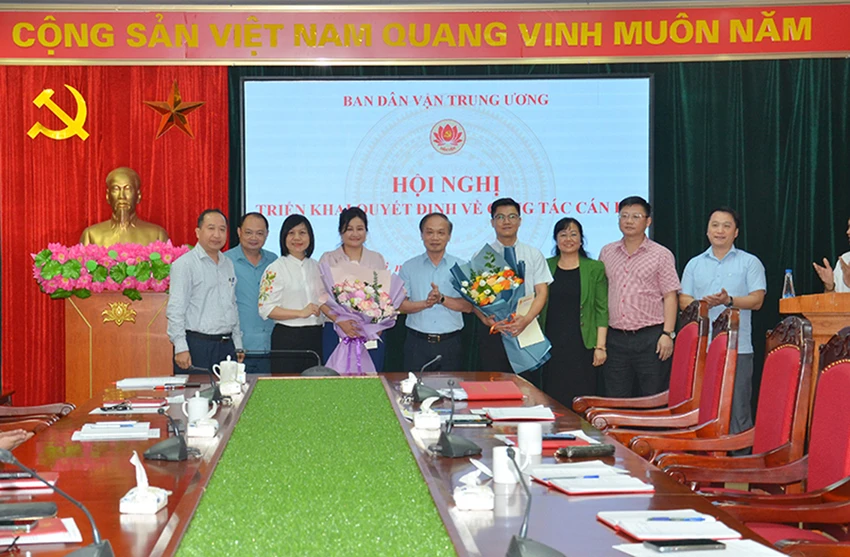 ban-dan-van-trung-uong.jpg