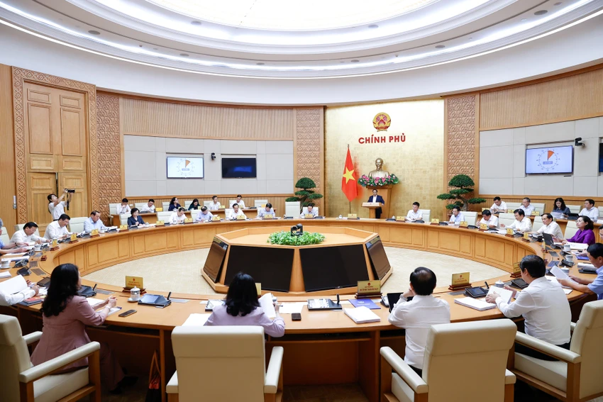 thu-tuong-pham-minh-chinh-phan-dau-nam-2025-dua-vao-van-hanh-3-000-km-cao-toc-1.jpg