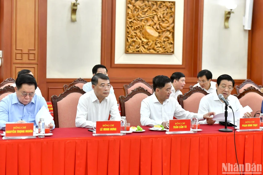 bo-chinh-tri-gap-mat-lanh-dao-nguyen-lanh-dao-dang-nha-nuoc (13).jpg