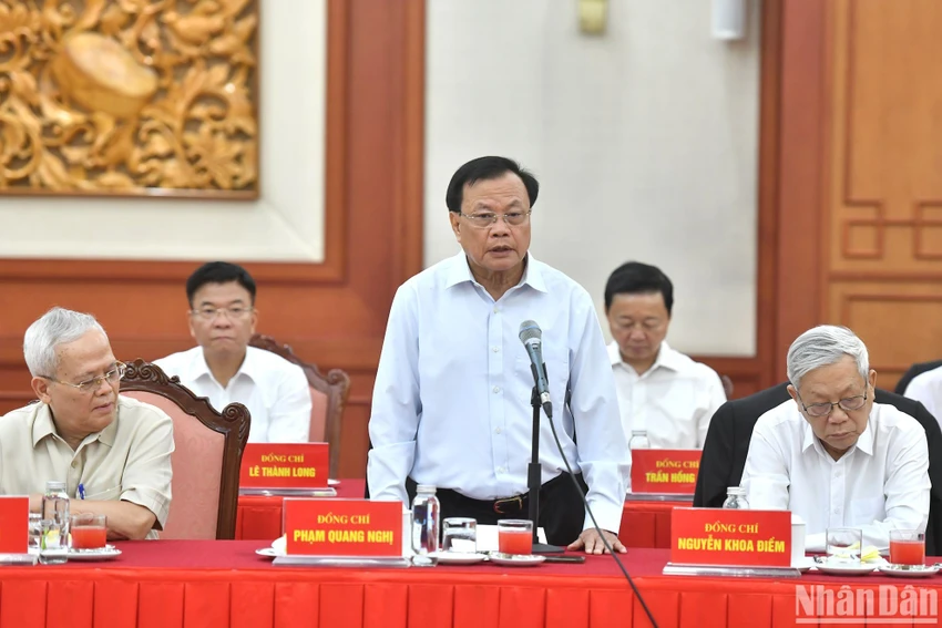 Bộ Chính trị gặp mặt Lãnh đạo, nguyên lãnh đạo Đảng, Nhà nước