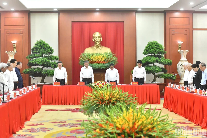 bo-chinh-tri-gap-mat-lanh-dao-nguyen-lanh-dao-dang-nha-nuoc (9).jpg