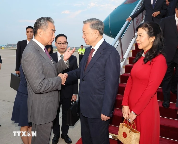 tong-bi-thu-chu-tich-nuoc-to-lam-va-phu-nhan-da-den-thu-do-bac-kinh-4.jpg
