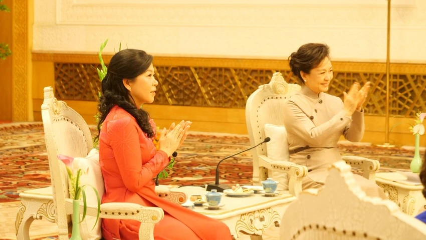 14-phu-nhan-tong-bi-thu-to-lam-ba-ngo-phuong-ly-ndo.jpg