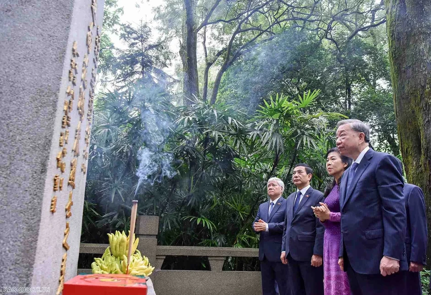 20-phu-nhan-ngo-phuong-ly-du-tiec-tra-do-phu-nhan-banh-le-vien-chu-tri-baoquocte copy.png