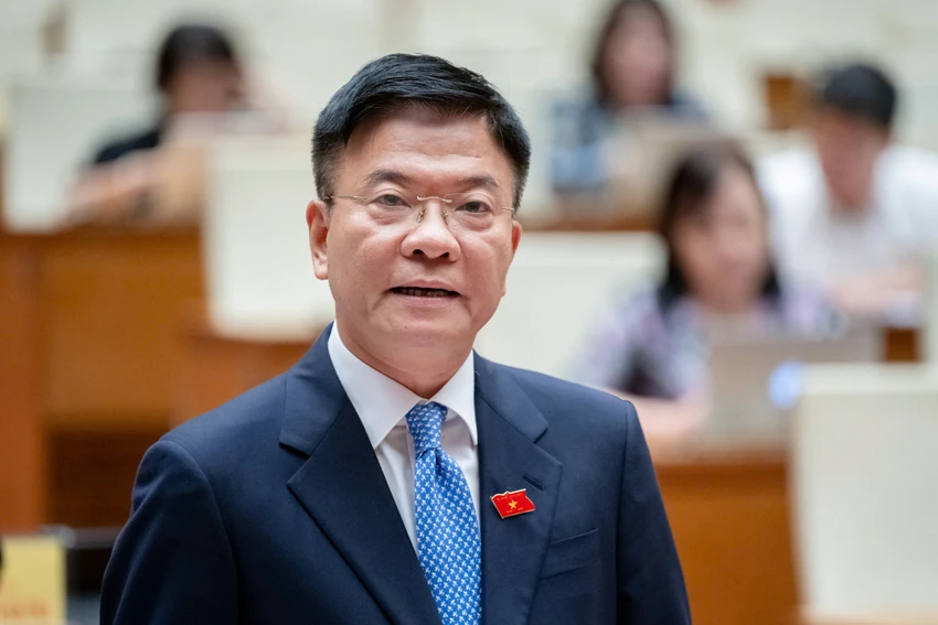 chinh-phu-can-300-cong-chuc-tham-muu-xay-dung-phap-luat-le-thanh-long.jpg