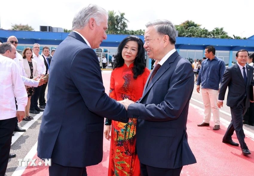 ong-bi-thu-chu-tich-nuoc-to-lam-va-phu-nhan-roi-la-habana-ket-thuc-tot-chuyen-tham-cuba.jpg