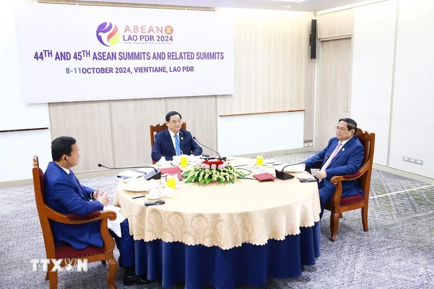 hinh-anh-thu-tuong-3-nuoc-viet-nam-lao-campuchia-an-sang-va-lam-viec-2.jpg